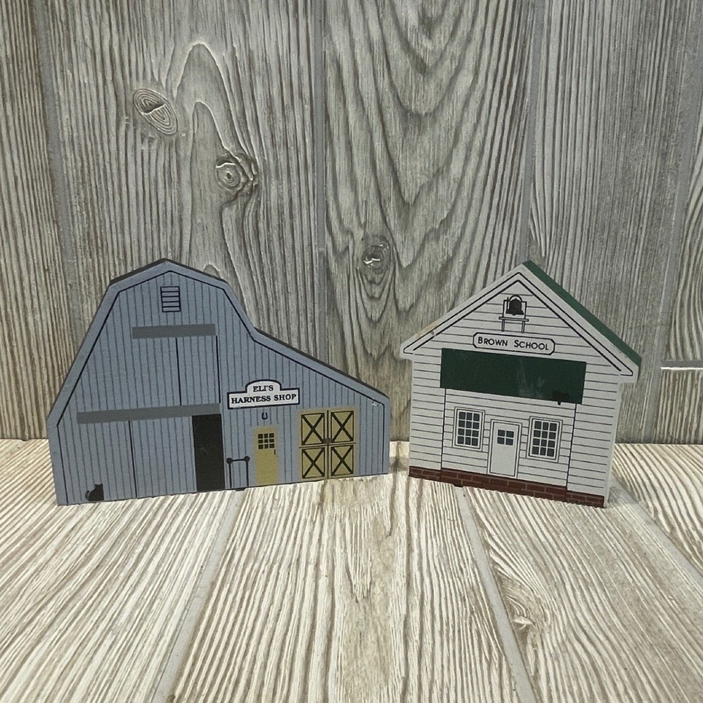 The Cats Meow Village Ohio Amish Series Eli Harness Shop Brown School 1991 Set